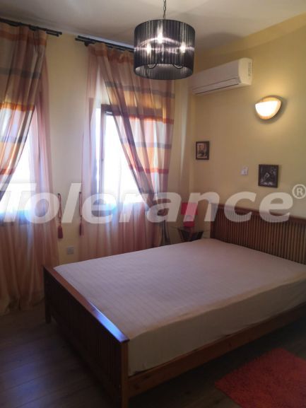 Вилла или дом в Кирения, Северный Кипр: купить недвижимость в Турции - 78051