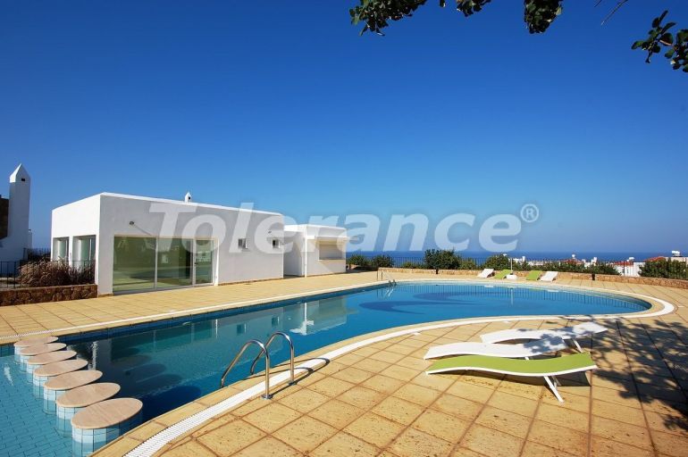 Вилла или дом в Кирения, Северный Кипр вид на море с бассейном: купить недвижимость в Турции - 78236