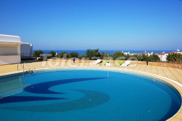 Вилла или дом в Кирения, Северный Кипр вид на море с бассейном: купить недвижимость в Турции - 78238