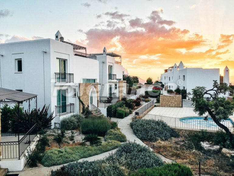 Вилла или дом в Кирения, Северный Кипр вид на море с бассейном: купить недвижимость в Турции - 78240