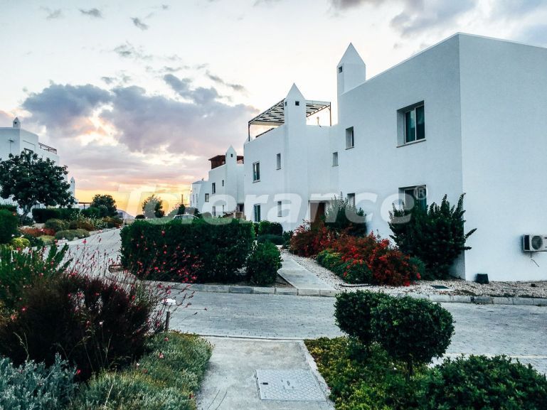 Вилла или дом в Кирения, Северный Кипр вид на море с бассейном: купить недвижимость в Турции - 78242