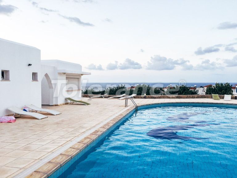 Вилла или дом в Кирения, Северный Кипр вид на море с бассейном: купить недвижимость в Турции - 78246