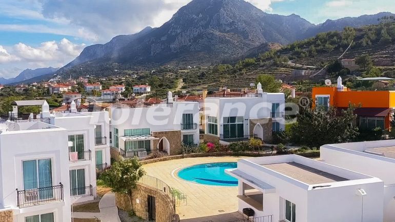 Вилла или дом в Кирения, Северный Кипр: купить недвижимость в Турции - 78261