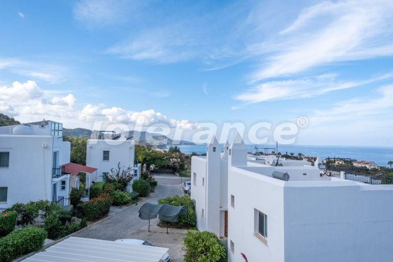 Вилла или дом в Кирения, Северный Кипр: купить недвижимость в Турции - 78298