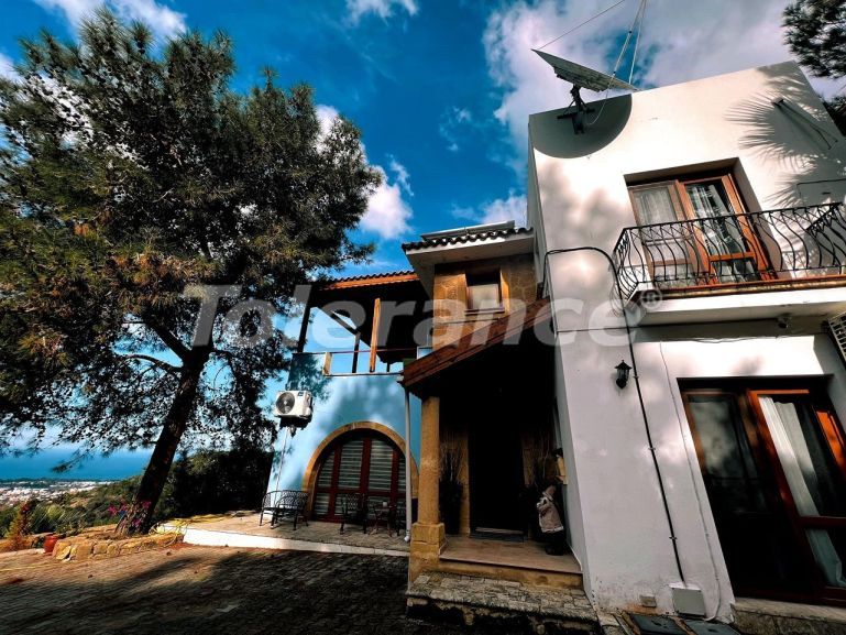 Вилла или дом в Кирения, Северный Кипр вид на море с бассейном: купить недвижимость в Турции - 78633