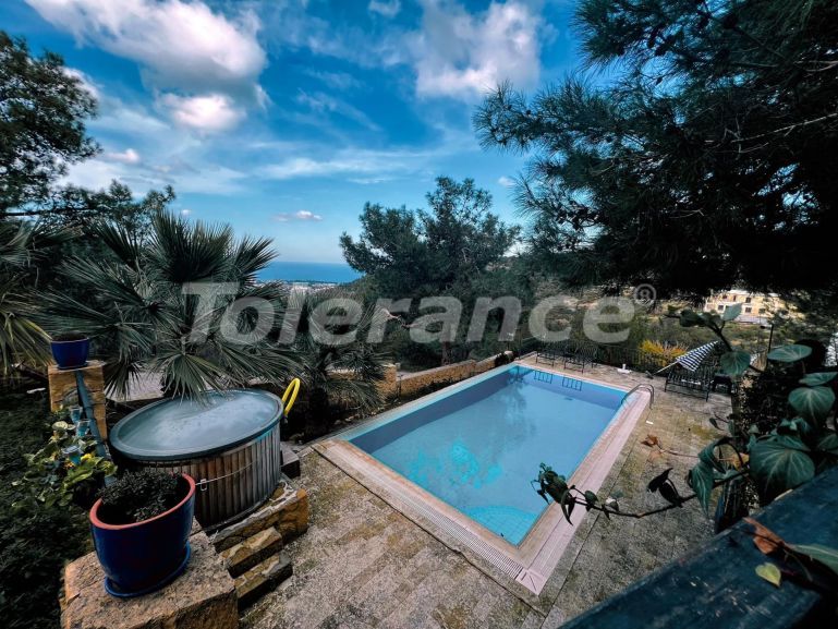 Вилла или дом в Кирения, Северный Кипр вид на море с бассейном: купить недвижимость в Турции - 78638