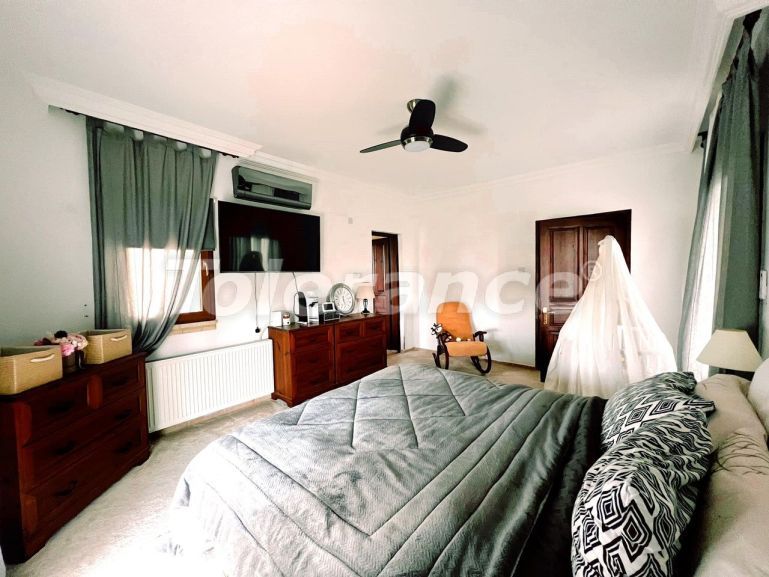 Вилла или дом в Кирения, Северный Кипр вид на море с бассейном: купить недвижимость в Турции - 78640