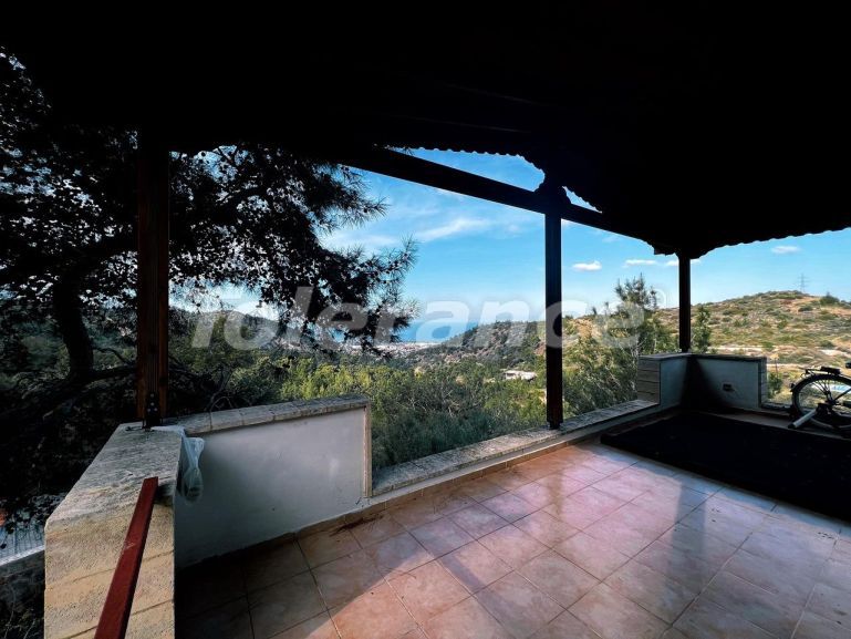 Вилла или дом в Кирения, Северный Кипр вид на море с бассейном: купить недвижимость в Турции - 78647