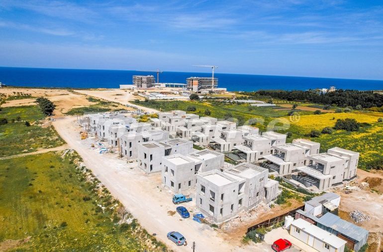 Вилла или дом от застройщика в Кирения, Северный Кипр вид на море с бассейном: купить недвижимость в Турции - 78895
