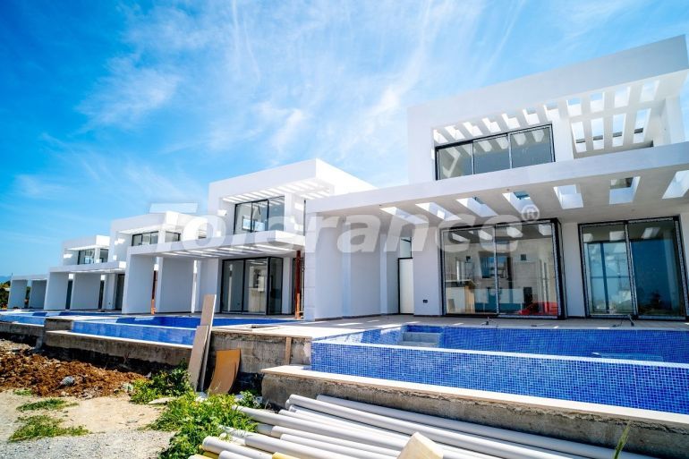 Вилла или дом от застройщика в Кирения, Северный Кипр вид на море с бассейном: купить недвижимость в Турции - 78901