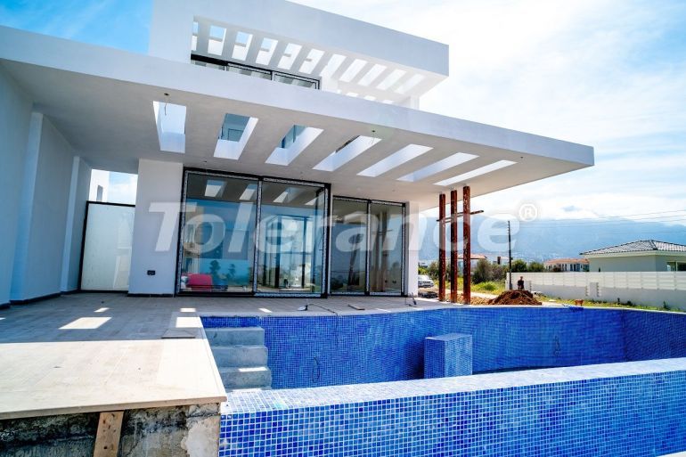 Вилла или дом от застройщика в Кирения, Северный Кипр вид на море с бассейном: купить недвижимость в Турции - 78902