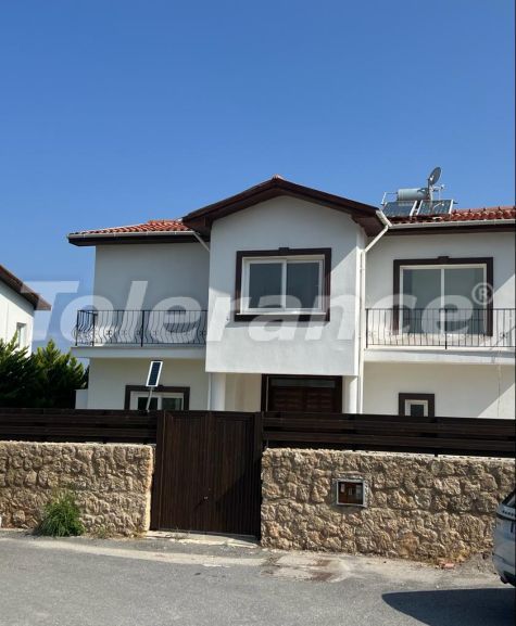 Вилла или дом в Кирения, Северный Кипр вид на море с бассейном: купить недвижимость в Турции - 79701