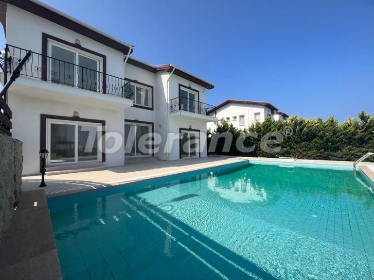 Вилла или дом в Кирения, Северный Кипр вид на море с бассейном: купить недвижимость в Турции - 79707