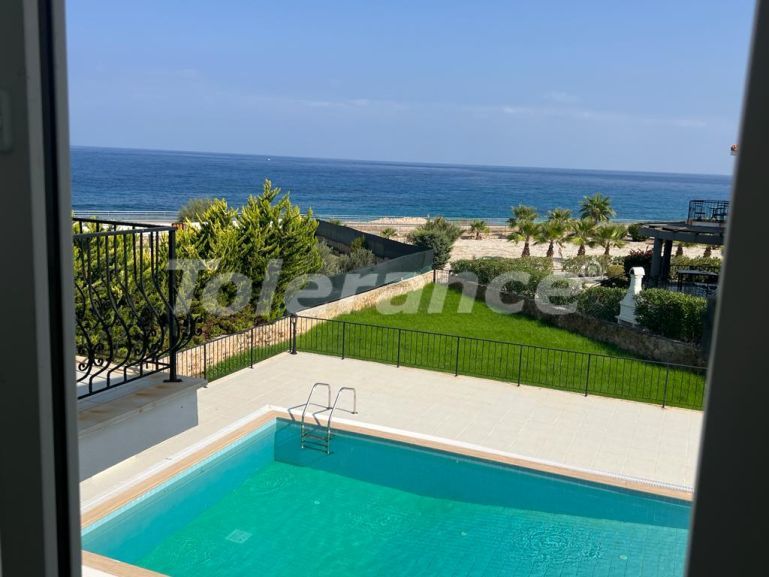 Вилла или дом в Кирения, Северный Кипр вид на море с бассейном: купить недвижимость в Турции - 79730