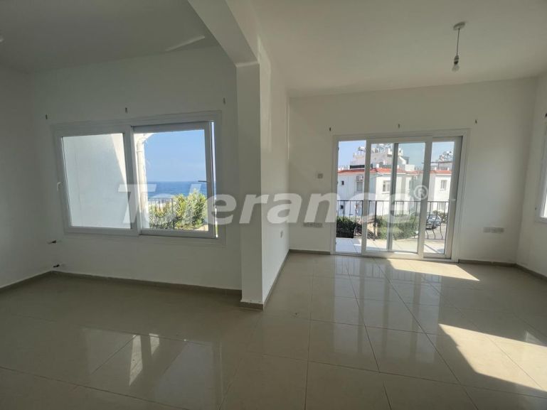 Вилла или дом в Кирения, Северный Кипр вид на море с бассейном: купить недвижимость в Турции - 79733