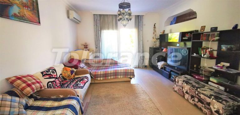 Вилла или дом в Кирения, Северный Кипр: купить недвижимость в Турции - 80657