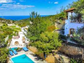 Вилла или дом в Кирения, Северный Кипр вид на море с бассейном: купить недвижимость в Турции - 80812