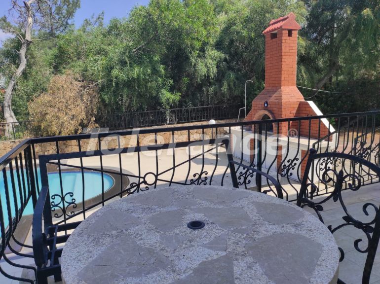 Вилла или дом в Кирения, Северный Кипр вид на море с бассейном: купить недвижимость в Турции - 81691