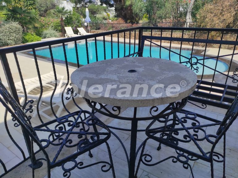 Вилла или дом в Кирения, Северный Кипр вид на море с бассейном: купить недвижимость в Турции - 81692