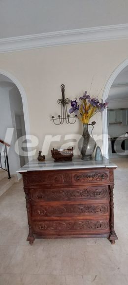 Вилла или дом в Кирения, Северный Кипр вид на море с бассейном: купить недвижимость в Турции - 81713