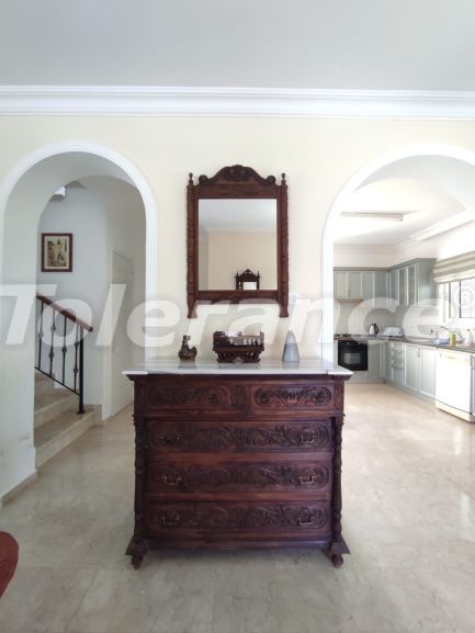 Вилла или дом в Кирения, Северный Кипр вид на море с бассейном: купить недвижимость в Турции - 81726