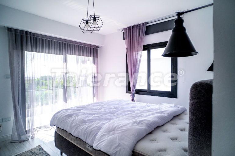 Вилла или дом в Кирения, Северный Кипр: купить недвижимость в Турции - 84811