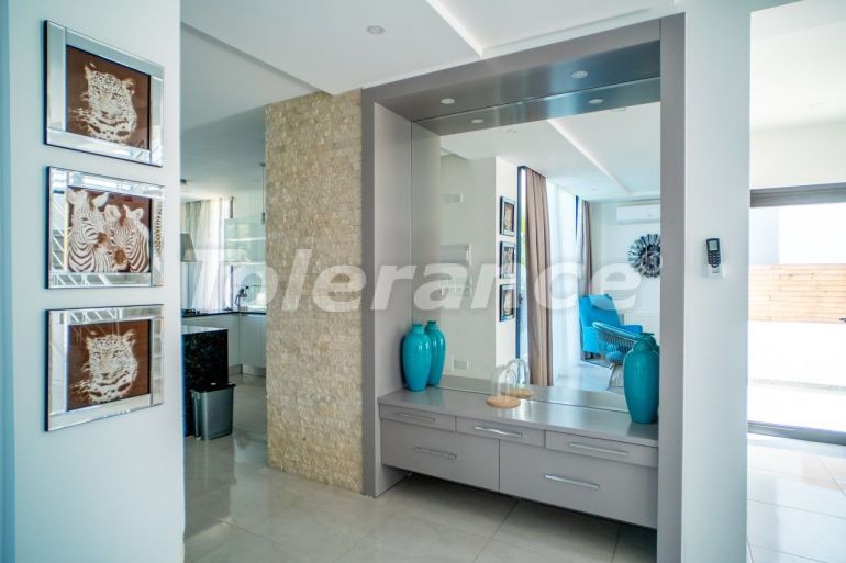 Вилла или дом в Кирения, Северный Кипр: купить недвижимость в Турции - 85116