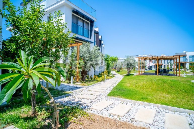 Вилла или дом в Кирения, Северный Кипр с бассейном: купить недвижимость в Турции - 85778