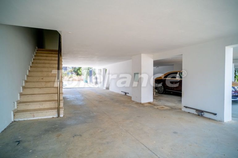 Вилла или дом в Кирения, Северный Кипр с бассейном: купить недвижимость в Турции - 85785