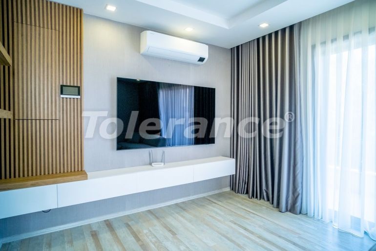 Вилла или дом в Кирения, Северный Кипр с бассейном: купить недвижимость в Турции - 85791