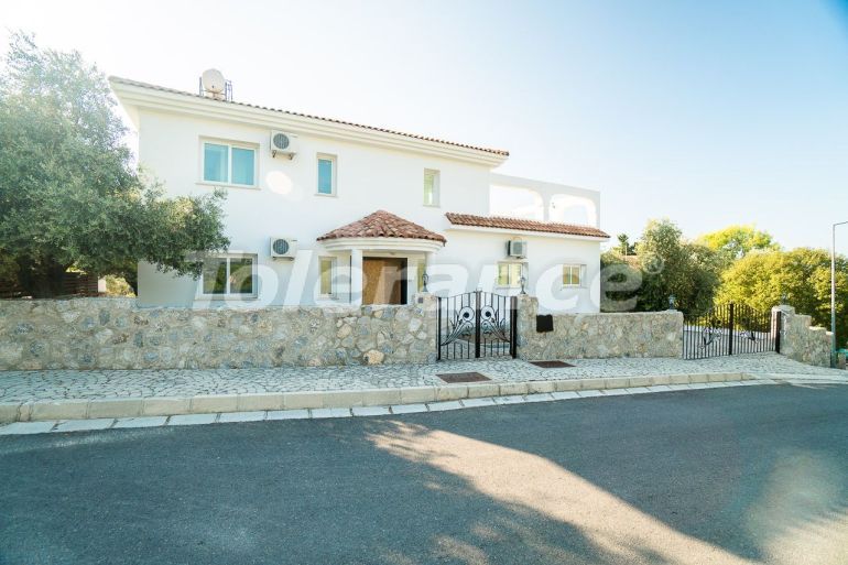 Вилла или дом от застройщика в Кирения, Северный Кипр вид на море с бассейном в рассрочку: купить недвижимость в Турции - 86047