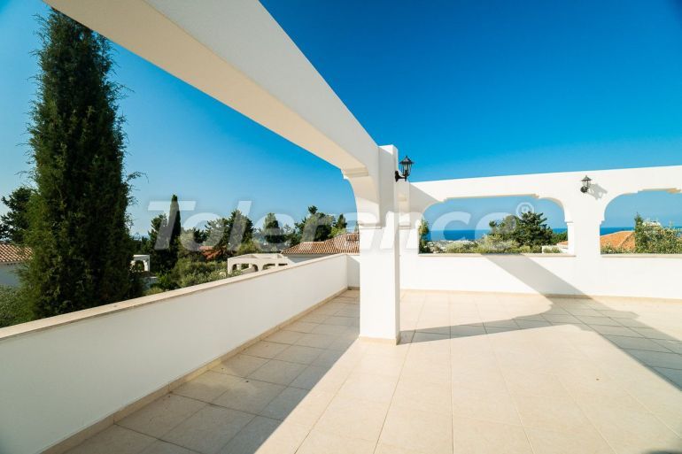 Вилла или дом от застройщика в Кирения, Северный Кипр вид на море с бассейном в рассрочку: купить недвижимость в Турции - 86079