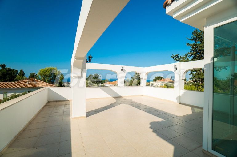 Вилла или дом от застройщика в Кирения, Северный Кипр вид на море с бассейном в рассрочку: купить недвижимость в Турции - 86080