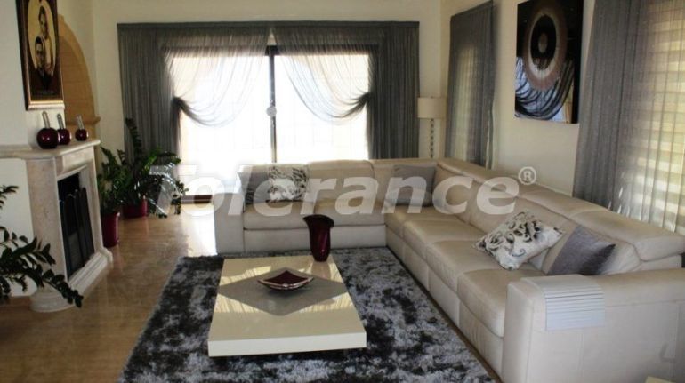 Вилла или дом в Кирения, Северный Кипр вид на море с бассейном - 86207 Вилла или дом в Кирения, Северный Кипр вид на море с бассейном: купить недвижимость в Турции - 86207