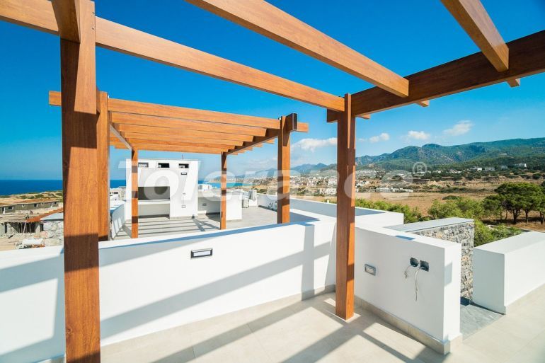 Вилла или дом от застройщика в Кирения, Северный Кипр вид на море с бассейном: купить недвижимость в Турции - 86714