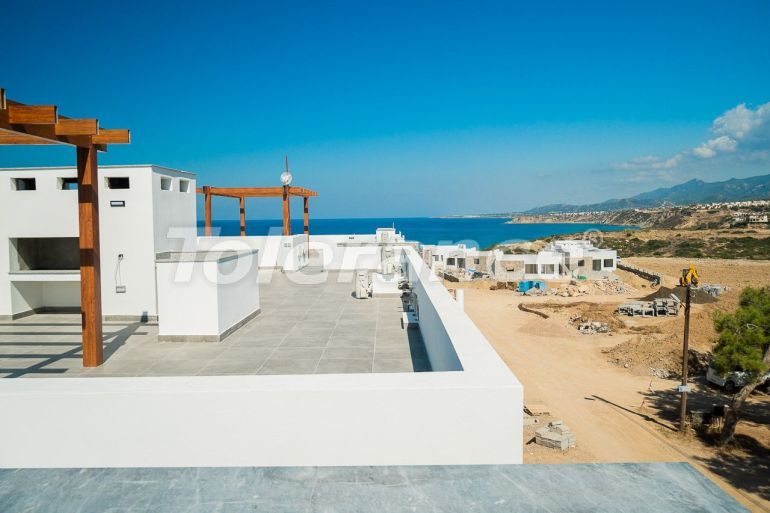 Вилла или дом от застройщика в Кирения, Северный Кипр вид на море с бассейном: купить недвижимость в Турции - 86716