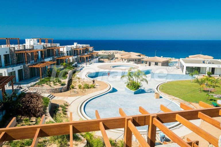 Вилла или дом от застройщика в Кирения, Северный Кипр вид на море с бассейном: купить недвижимость в Турции - 86718