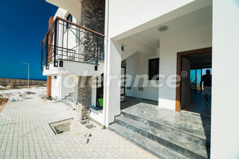 Вилла или дом от застройщика в Кирения, Северный Кипр вид на море с бассейном: купить недвижимость в Турции - 86719