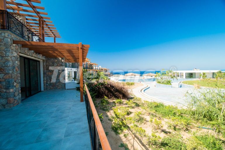 Вилла или дом от застройщика в Кирения, Северный Кипр вид на море с бассейном: купить недвижимость в Турции - 86724