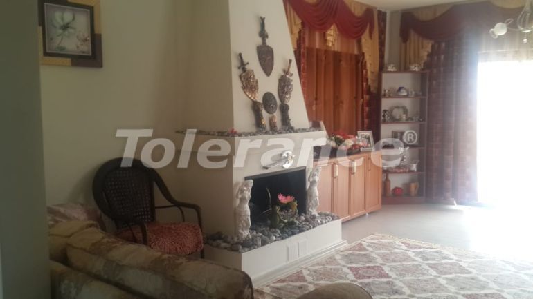 Вилла или дом в Кирения, Северный Кипр с бассейном: купить недвижимость в Турции - 87096