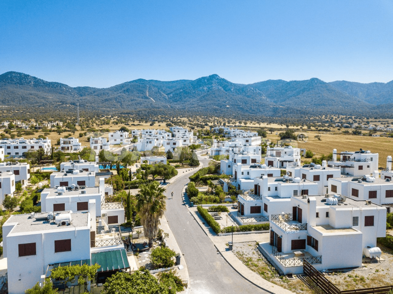 Вилла или дом в Кирения, Северный Кипр с бассейном: купить недвижимость в Турции - 87114