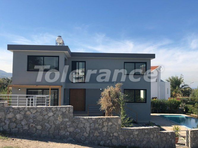 Вилла или дом в Кирения, Северный Кипр вид на море с бассейном: купить недвижимость в Турции - 87370