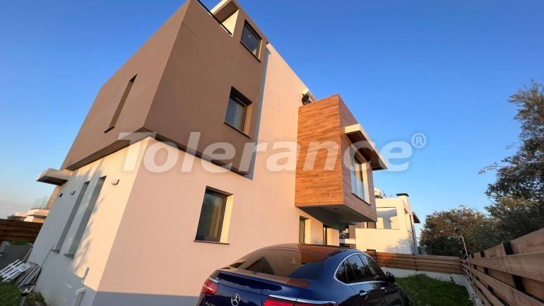 Вилла или дом в Кирения, Северный Кипр вид на море: купить недвижимость в Турции - 87709