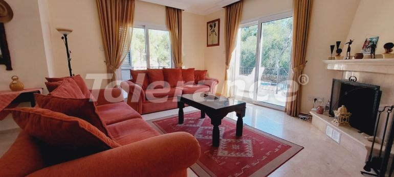 Вилла или дом в Кирения, Северный Кипр вид на море с бассейном: купить недвижимость в Турции - 89238