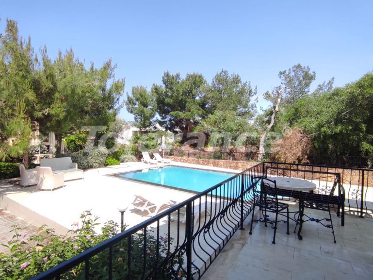 Вилла или дом в Кирения, Северный Кипр вид на море с бассейном: купить недвижимость в Турции - 89240