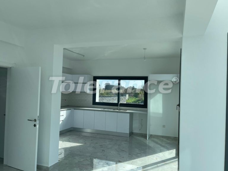 Вилла или дом от застройщика в Кирения, Северный Кипр вид на море с бассейном: купить недвижимость в Турции - 90753