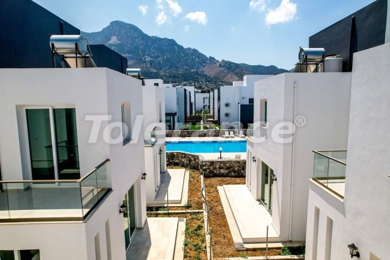 Вилла или дом от застройщика в Кирения, Северный Кипр с бассейном в рассрочку: купить недвижимость в Турции - 90780