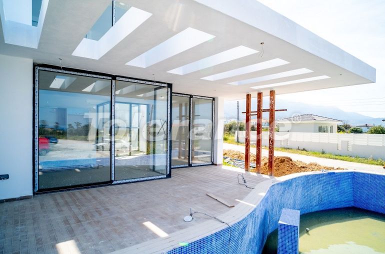 Вилла или дом от застройщика в Кирения, Северный Кипр вид на море с бассейном: купить недвижимость в Турции - 91036