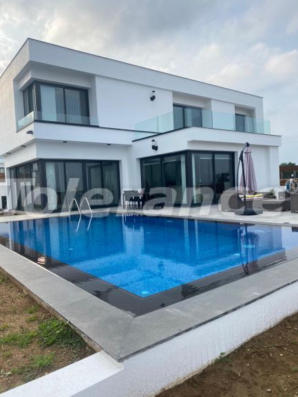 Вилла или дом от застройщика в Кирения, Северный Кипр вид на море с бассейном: купить недвижимость в Турции - 91385