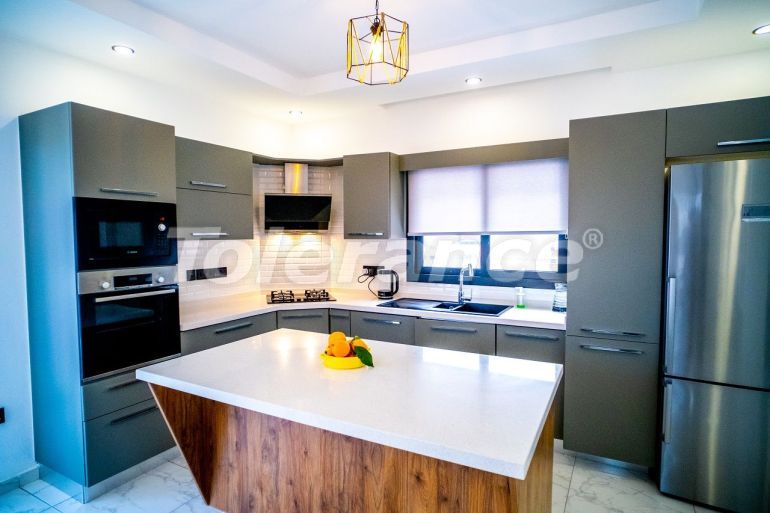 Вилла или дом в Кирения, Северный Кипр: купить недвижимость в Турции - 91477